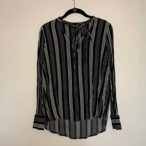 Neck tie striped blouse